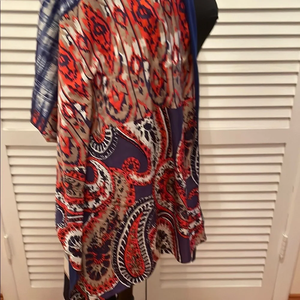 BCBGMAXAZRIA Vibrant Patterned Scarf 24x78